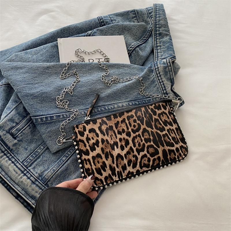 

Modern Casual Chain Shoulder Bag For Women Versatile Small Tote In Black And Brown коричневий