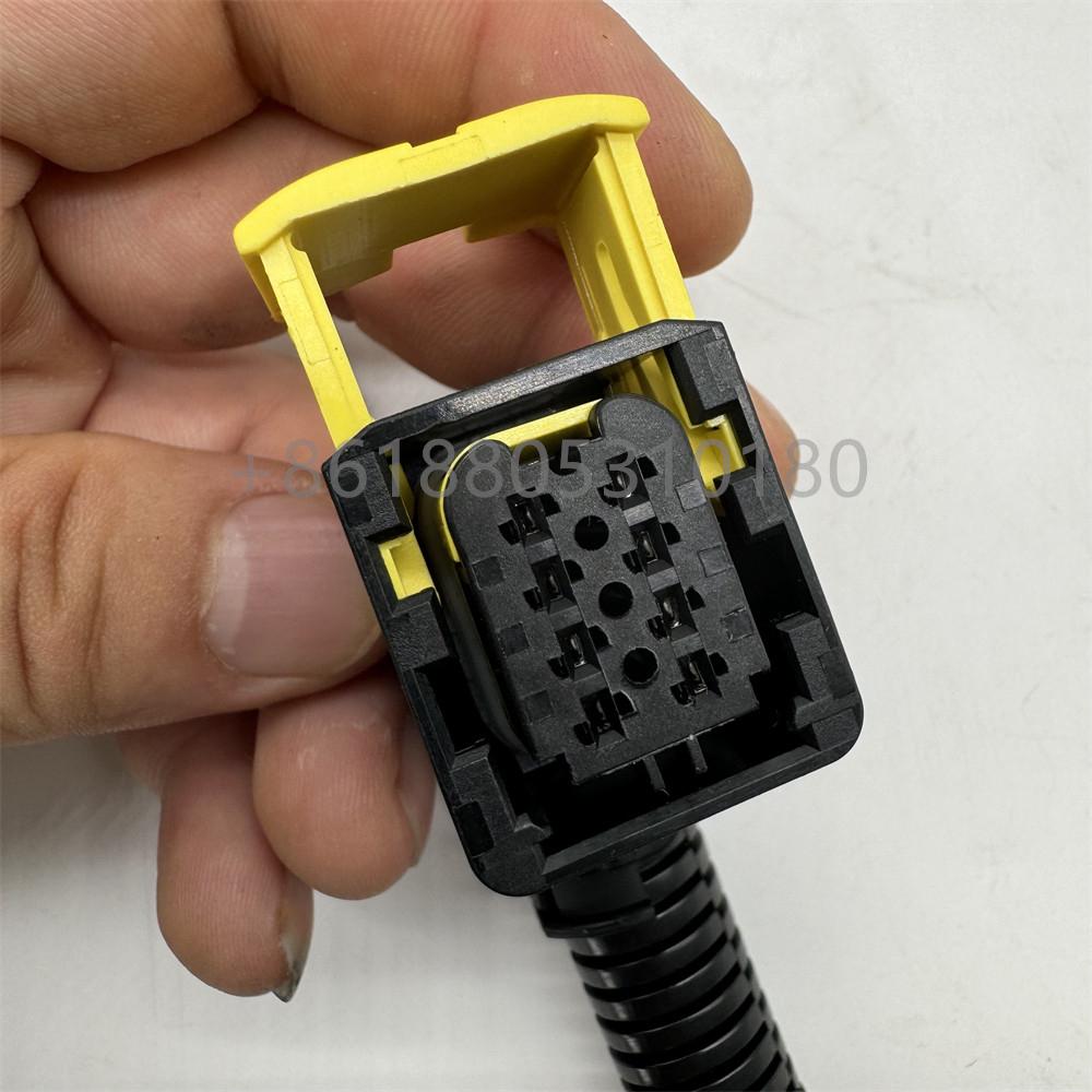 The electrical connector of the urea injector is suitable for Scania Mercedes DAF Freightliner trucks 2722701/A0001405339