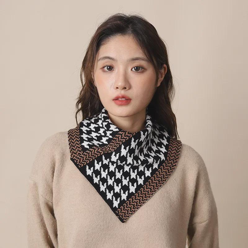 Unisex Knitted Triangle Scarf: Cozy Autumn/Winter Neck Warmer & Pullover Cover