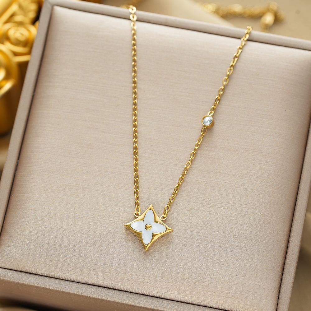 Popular Maple Leaf-shaped Presbyterian Series Necklace Versatile High-end Pendant