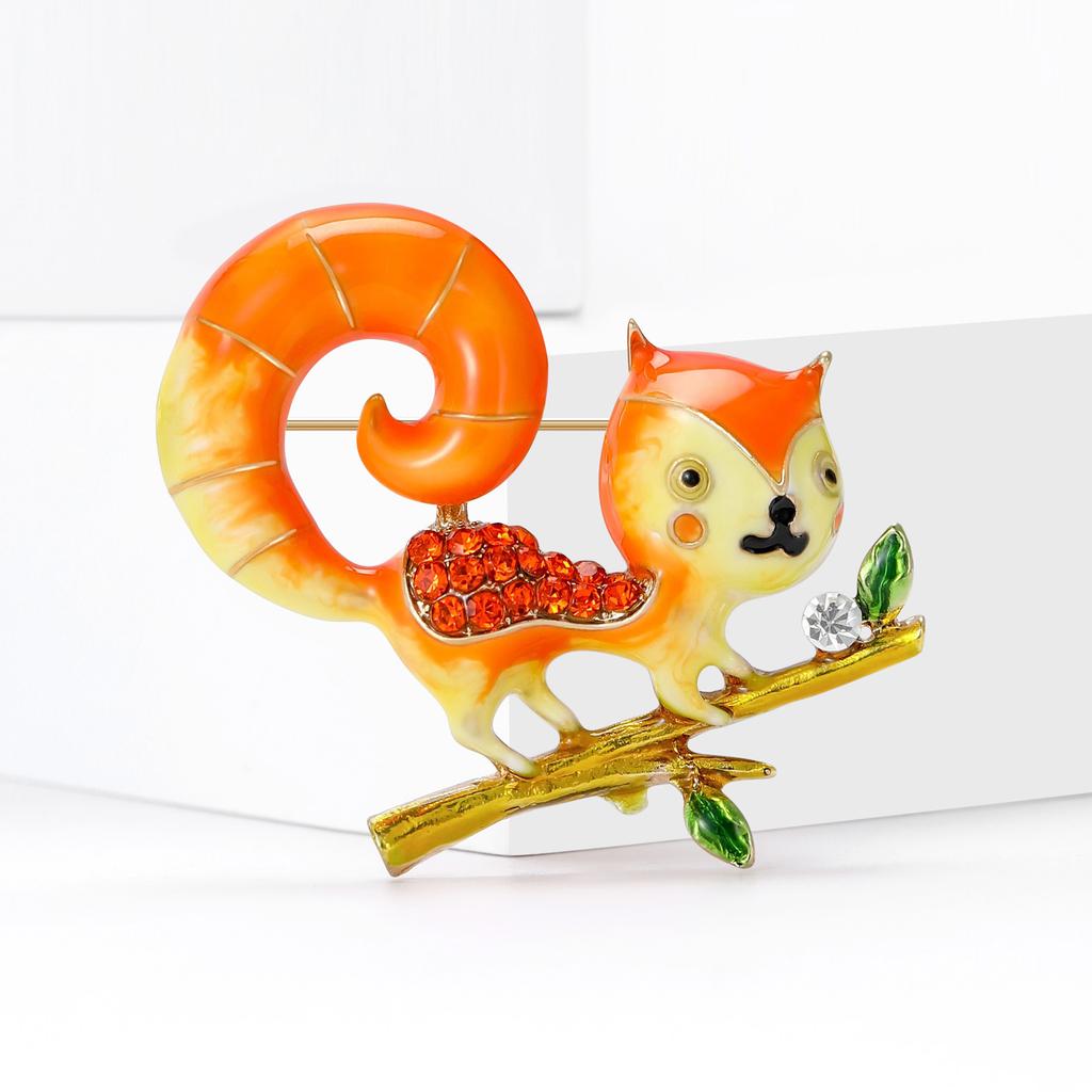 Klassische Emaillierte Eichhörnchen Broschen für Damen Strass Tier Pins Schlüsselanhänger Event Party Neue Geschenke Schmuck Dekoration Zubehör