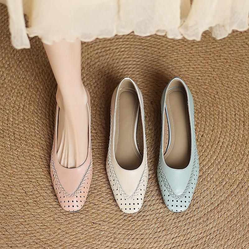 BrandNew Square Head Hollow French Retro Lady Singles FootPairs for SpringSeason and HotSeason DailyWear Versatile Commuter FootPairs Grandma
