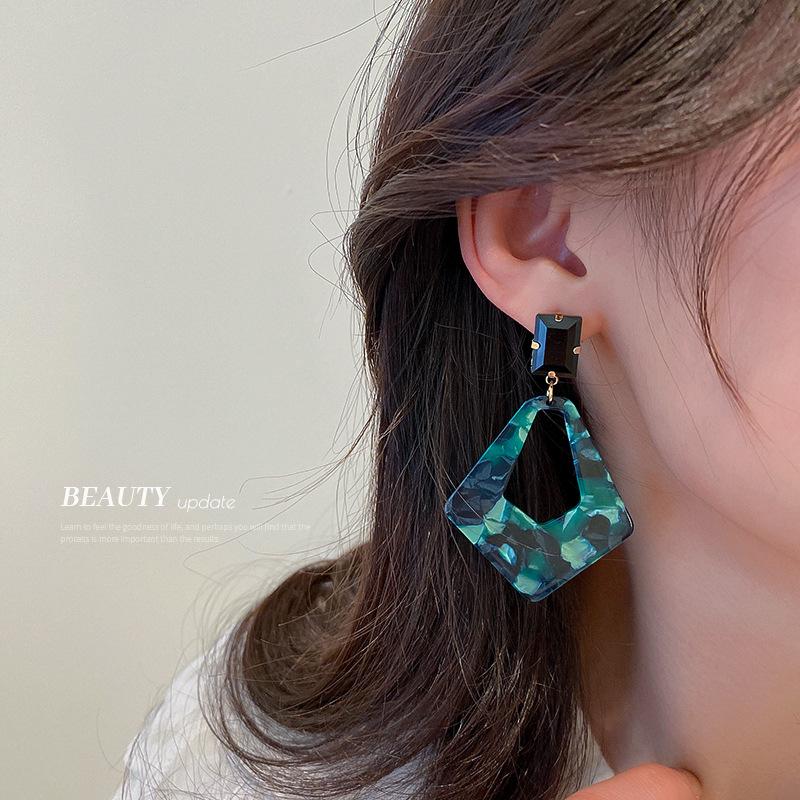 Silver needle diamond-set geometric acrylic earrings European and American exaggerated design sense brick pattern earrings temperament earrings women