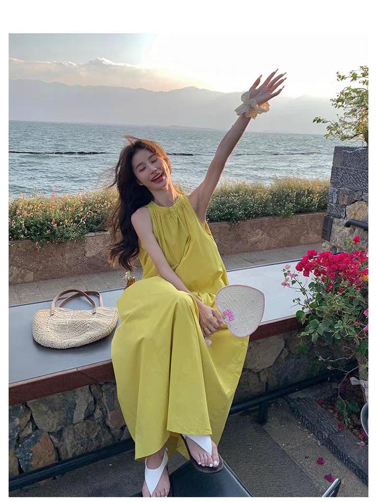 Elegant Yellow Sleeveless Halter Neck A-line Dress - Women's Retro Resort Style.