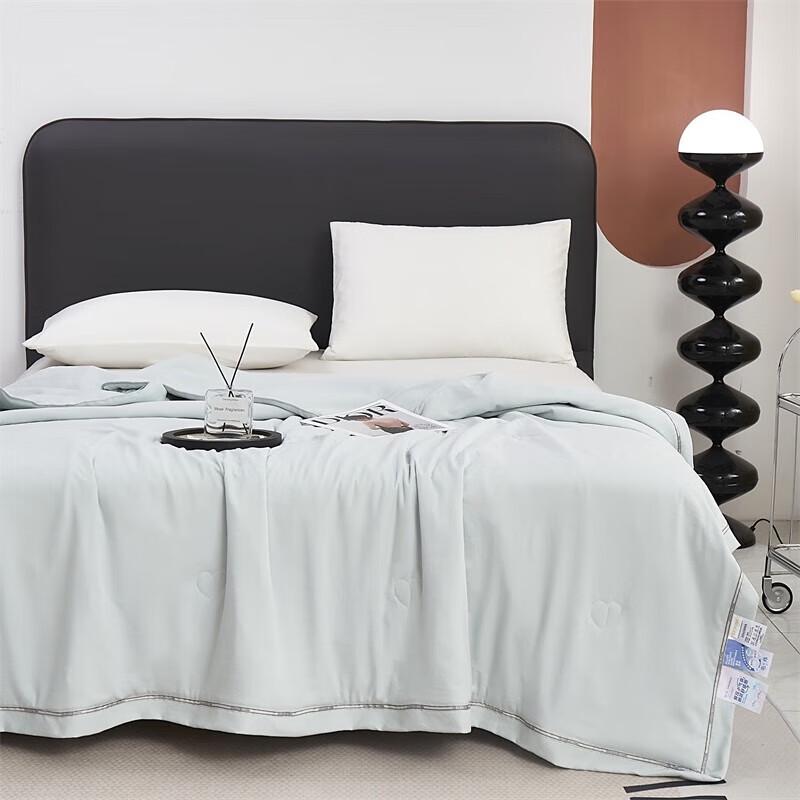 

IDONNA Ice Silk Jacquard Summer Quilt