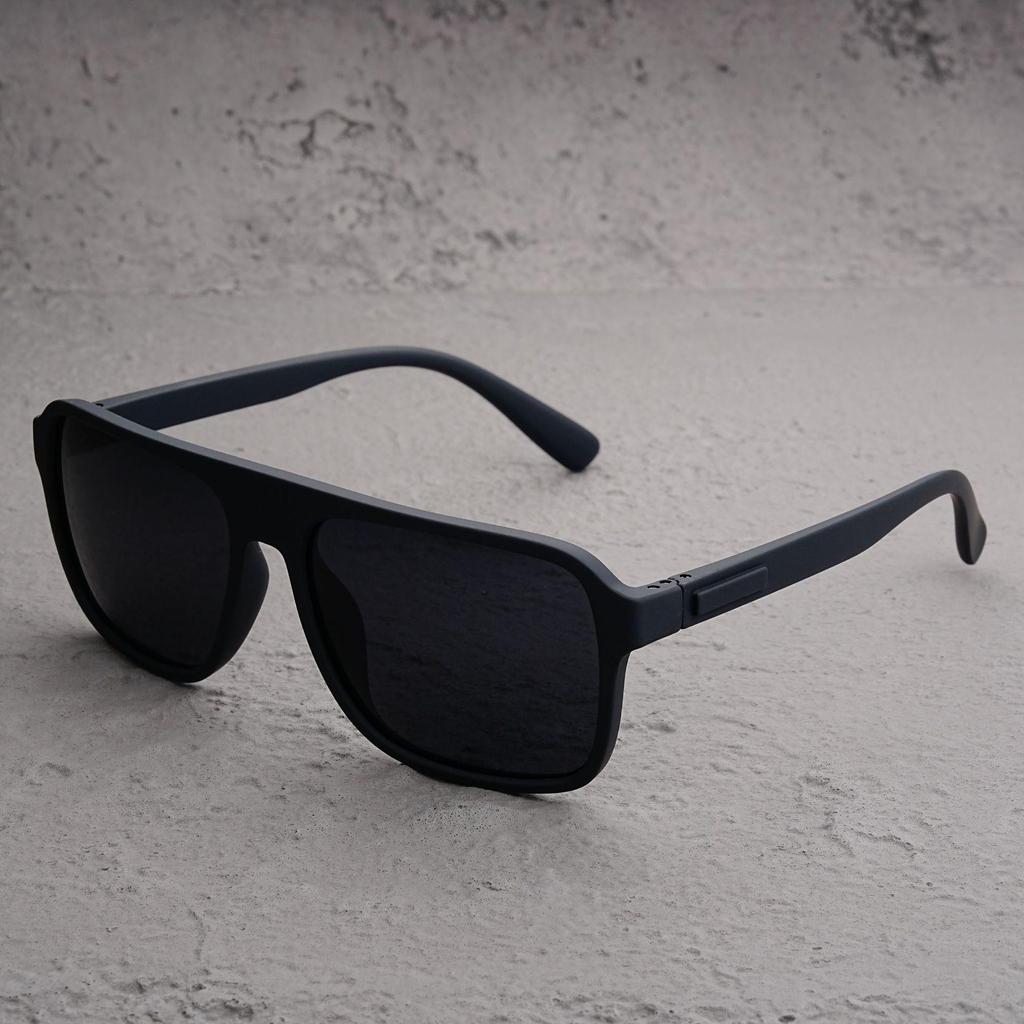 Pilot Men's Polarized Punk Style Sunglasses - Lightweight Sports Driving with Spring Hinges and Sun Protection.