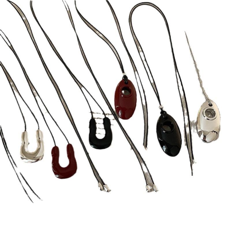 U-Shaped Water Drop Metal Pendant, Black Rope Necklace, Simple Versatile Neck Chain, Sweater Chain.