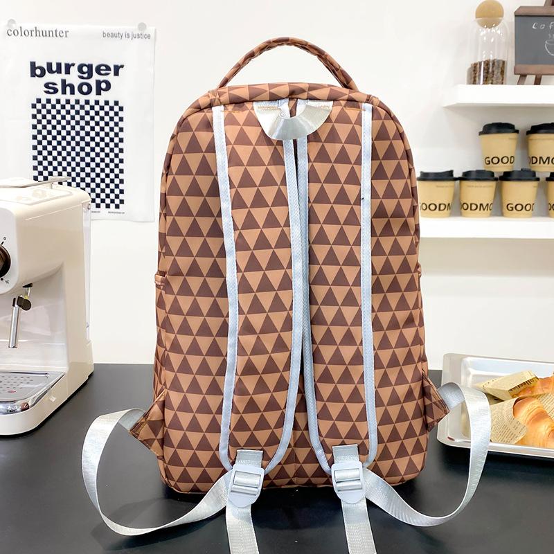 Ny Stilig Ryggsekk med Hai-Graffiti-trykk for Tenåringer, Pendler, Allsidig, Daglig Mote, Campus, Laptop-veske