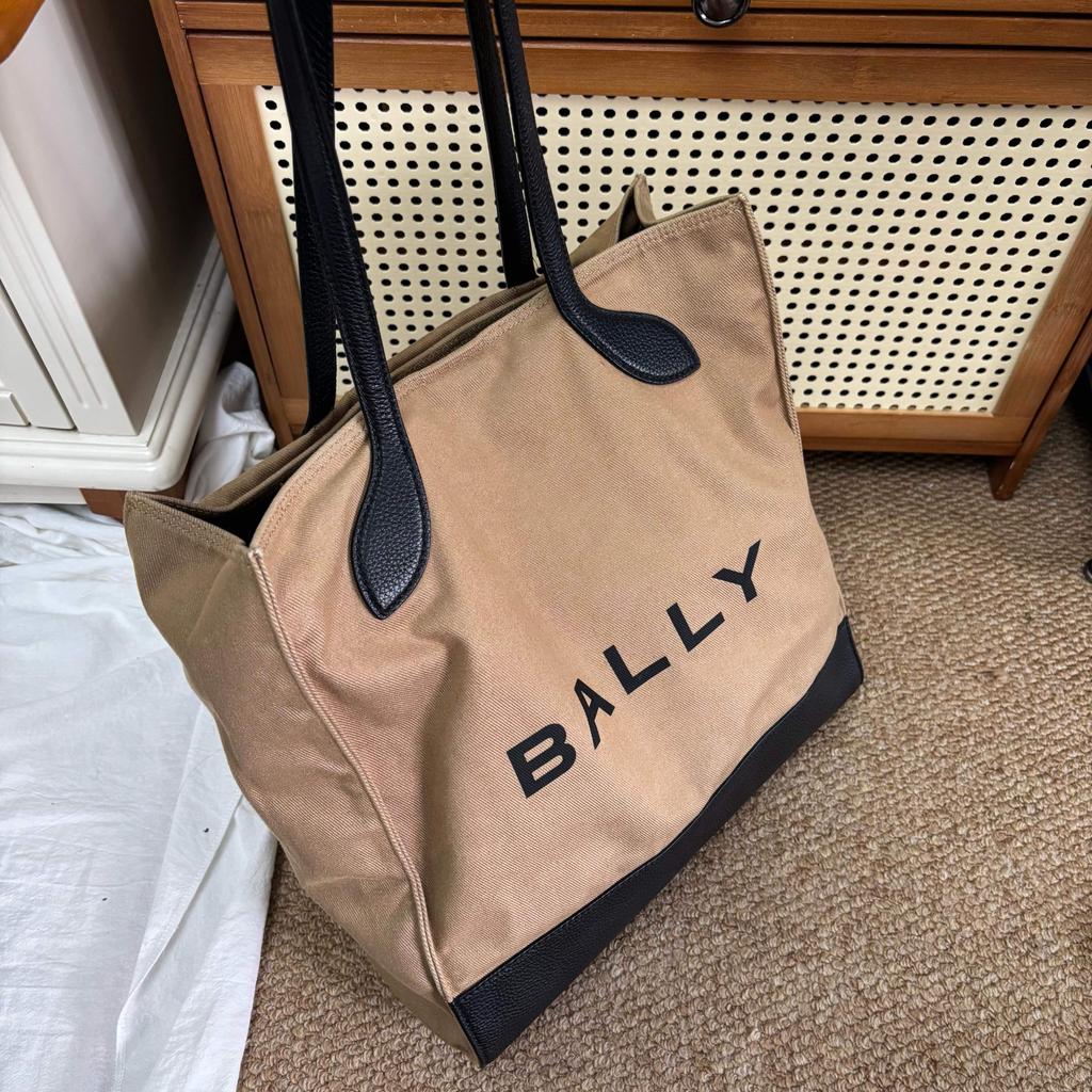 [Pre-Owned] Classic Commuter Large Capacity Logo Print Color Block Canvas Tote Bag - Excellent #A4EBXE