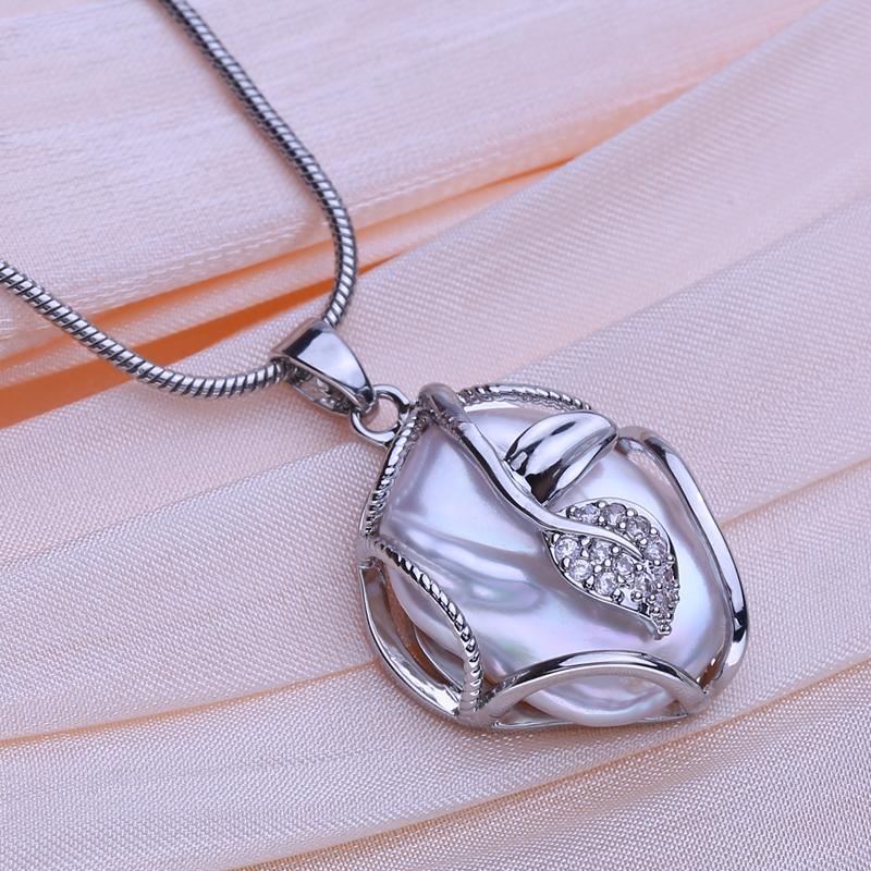 SENIKO - Collares de perlas barrocas grandes de agua dulce naturales para mujer, colgante de circonita cúbica con forma de flor a la moda con cadena, regalo de cumpleaños