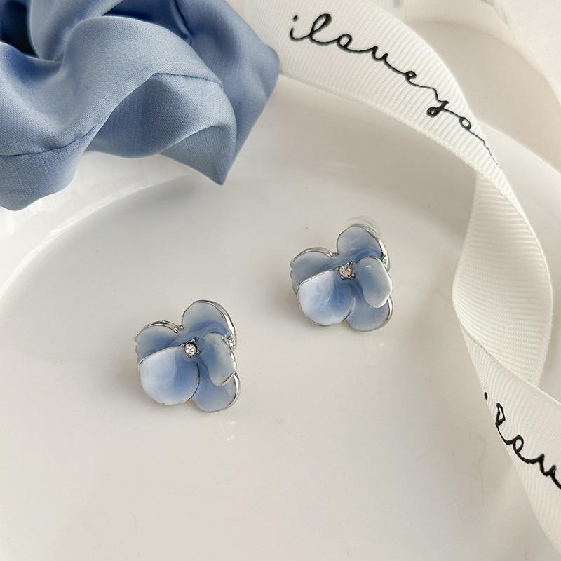 French Fashion Enamel Mosquito Coil Clip on Earrings for Women Blue Butterfly Flower Non Pierced Earrings Jewelry