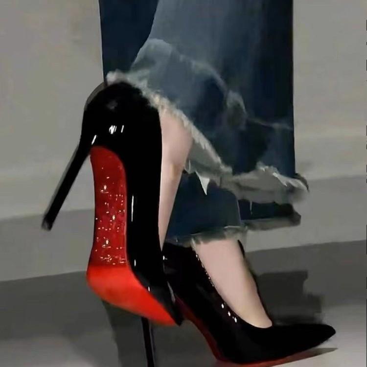 Kamínkové vysoké podpatky dámské štíhlé podpatky nové ohromující a sexy svatební boty černé lakované špičaté lodičky vysoké podpatky
