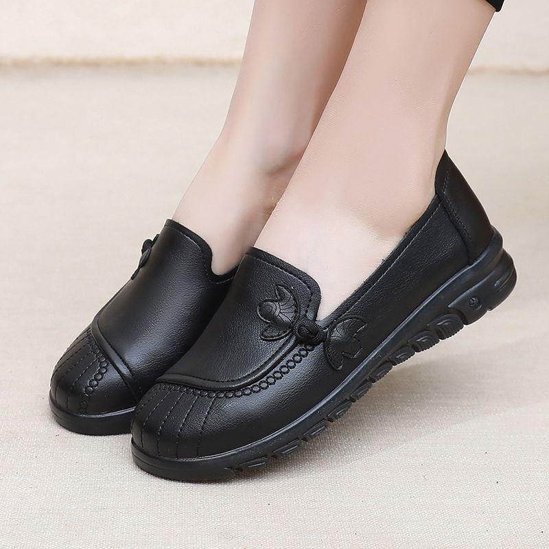 

Retro Mom Soft Sole Non-Slip Leather Flats for Mature Women 35