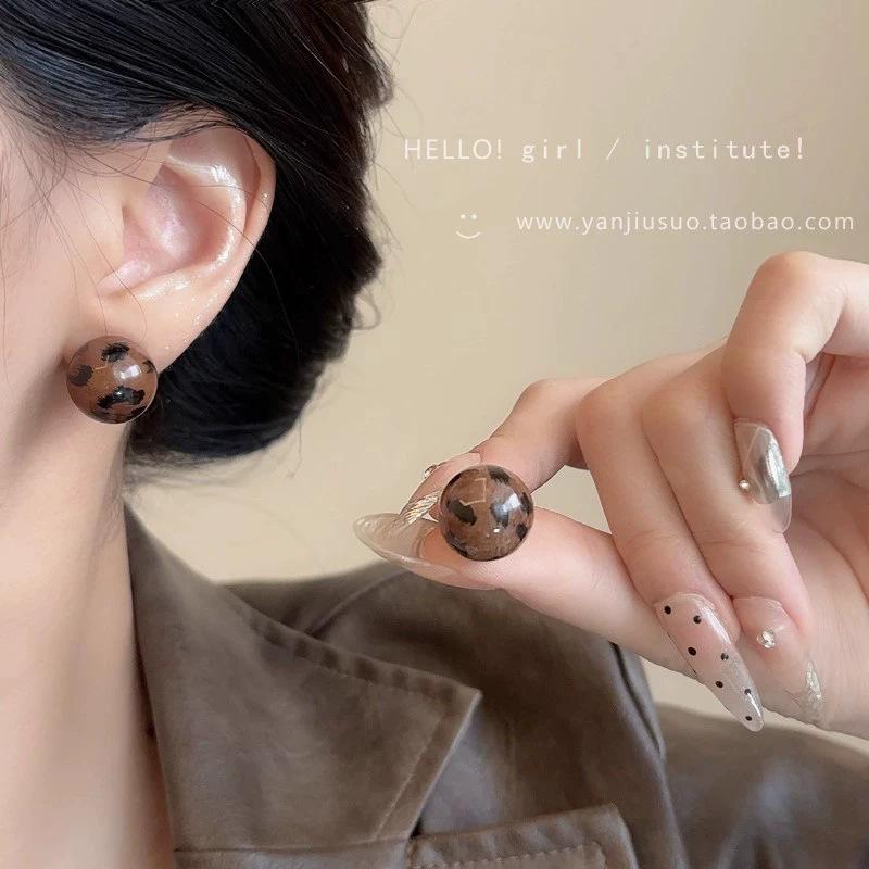

Maillard retro leopard print round bead stud earrings women s earrings cold wind small earrings