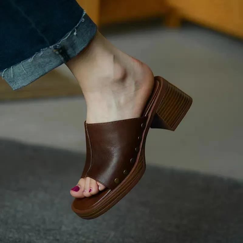 

Женские тапочки на толстом высоком каблуке из натуральной кожи, качественные модные туфли с открытым носком, туфли-лодочки на платформе, повседневные туфли для вечеринок, женские шлепанцы для женщин 38 коричневый