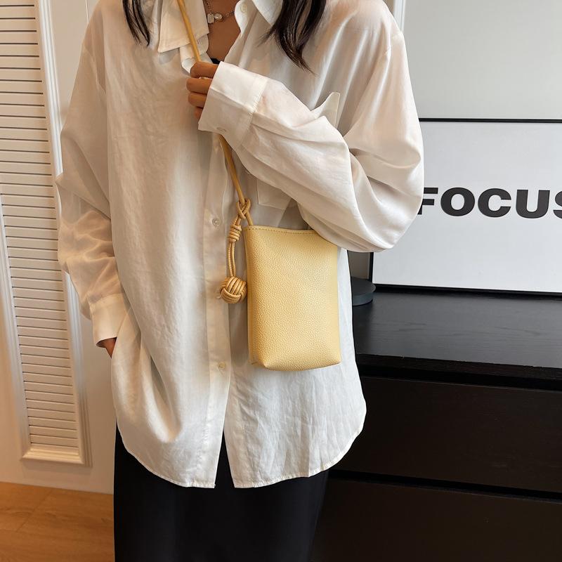 Nischen-Design, schlichte Textur, kleine quadratische Tasche 2025 Frühling neuer Modetrend Damen Schulter-Umhängetasche