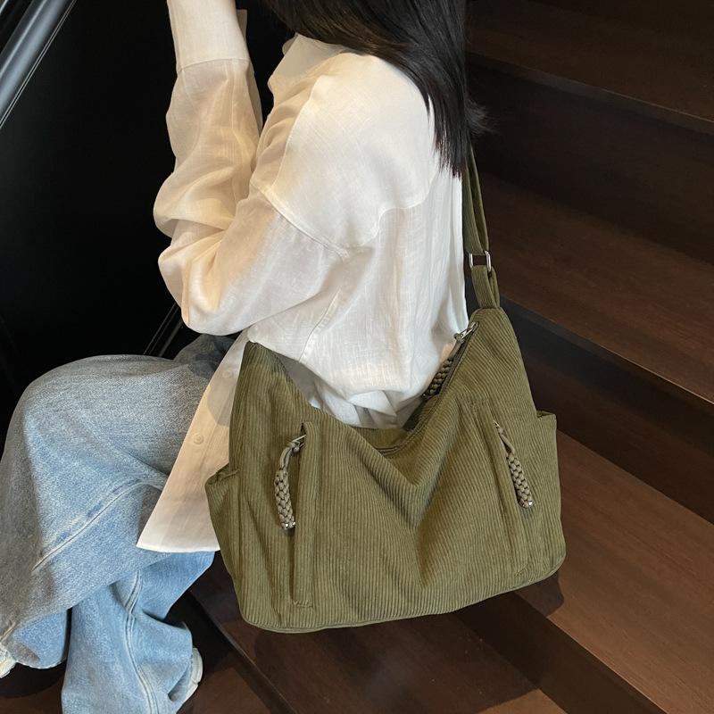 New Foreign Style Personalized Large-capacity Bag Niche Design Casual Shoulder Bag 2025 Autumn Women's Messenger Bag