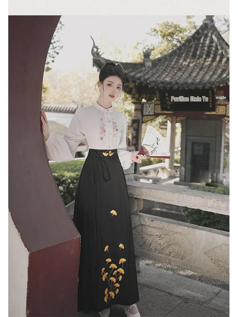 6516 Frühlings-Hanfu-Set: Besticktes florales Langarm-Oberteil + Pferdekopf-Rock