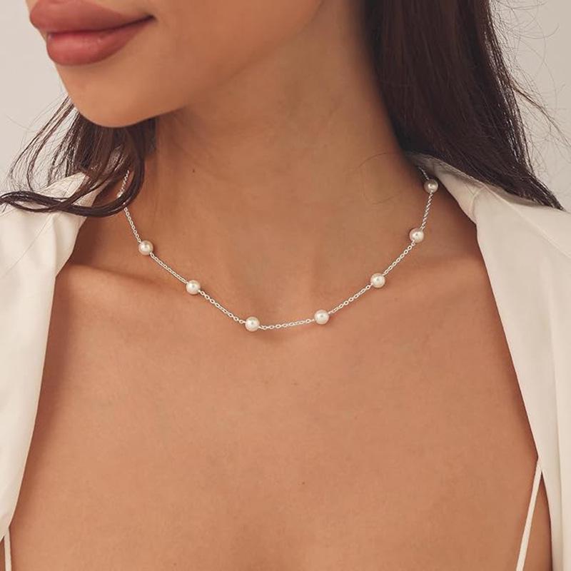 Versatile European French Style Pearl Pendant Collarbone Necklace
