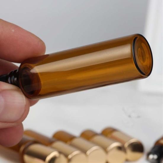 5 sztuk Roll On Roller Essential Oil Butelki wielokrotnego napełniania Perfumowe pojemniki do makijażu