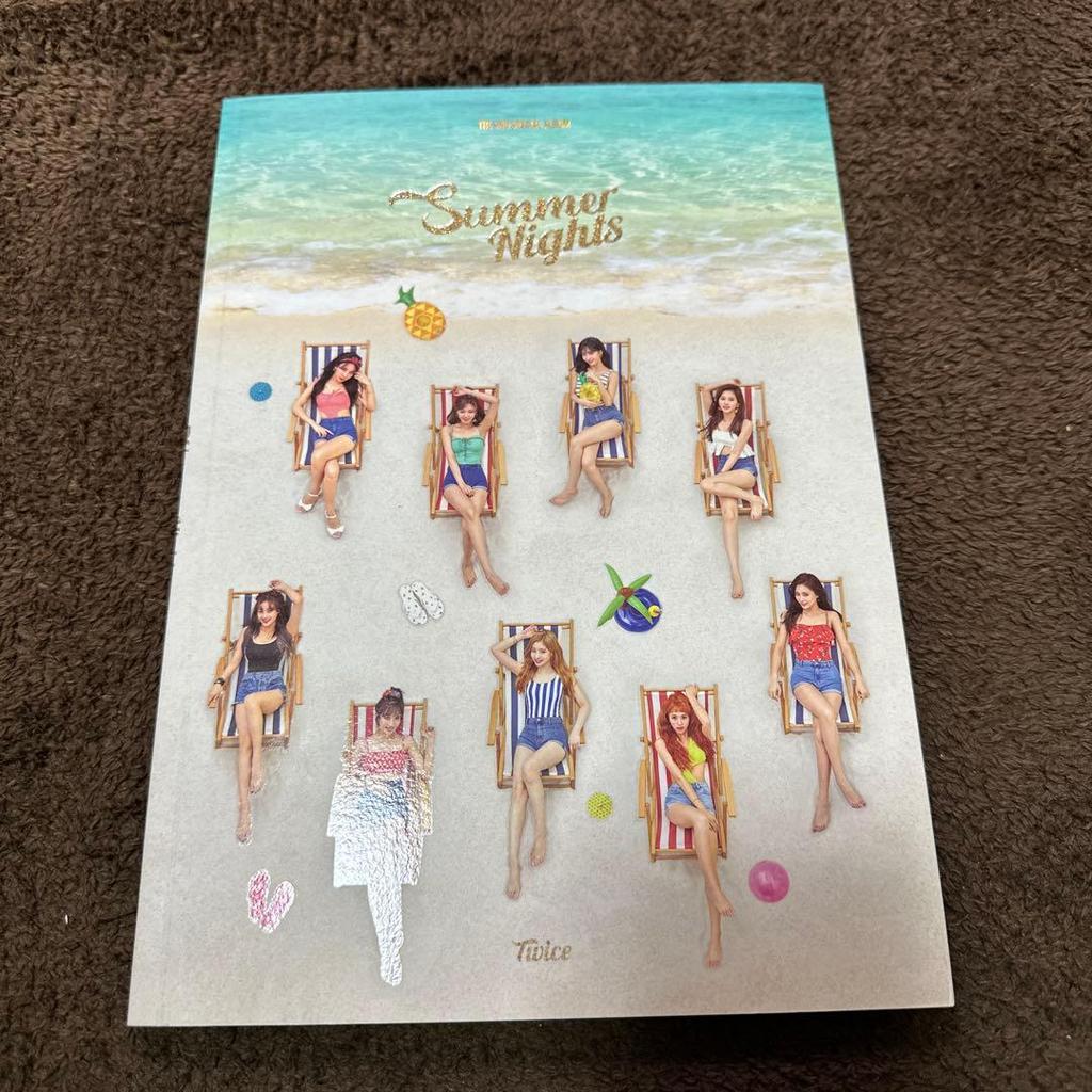 [USADO] Dois mini álbuns do TWICE e uma revista