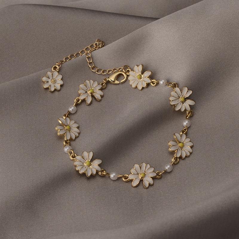 Retro style pearl bracelet women's versatile high-end sense niche temperament beaded bracelet couple girlfriend hand jewelry