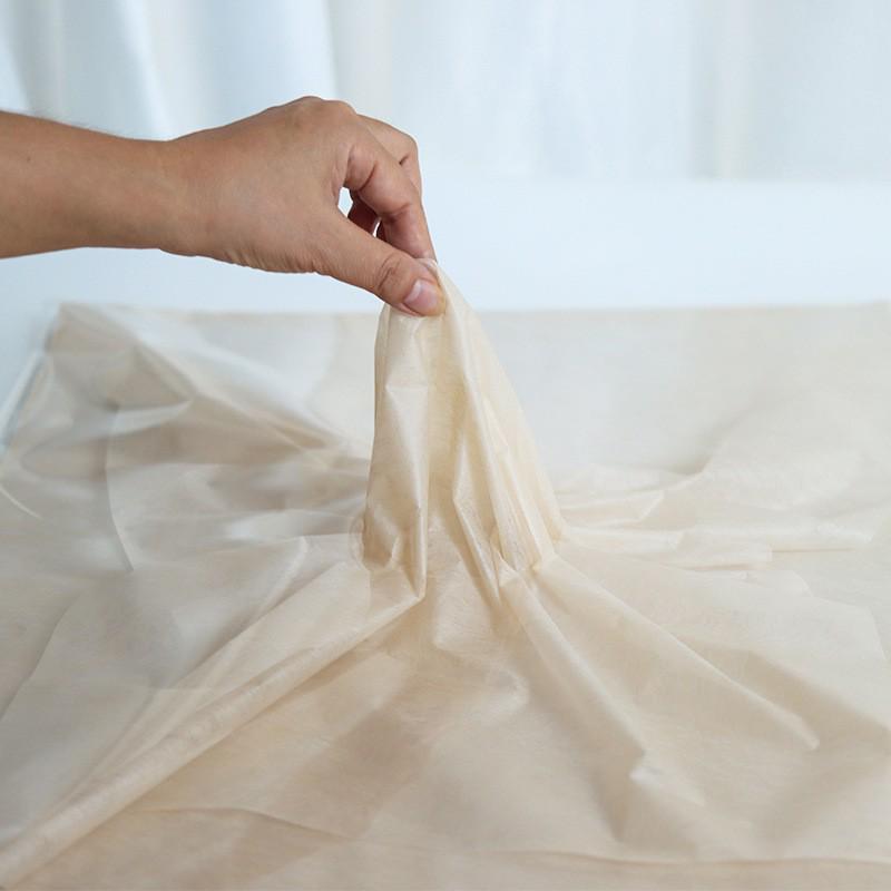 Perlmuttfarbenes Schnee-Birnen-Papier zum Einwickeln von Blumensträußen