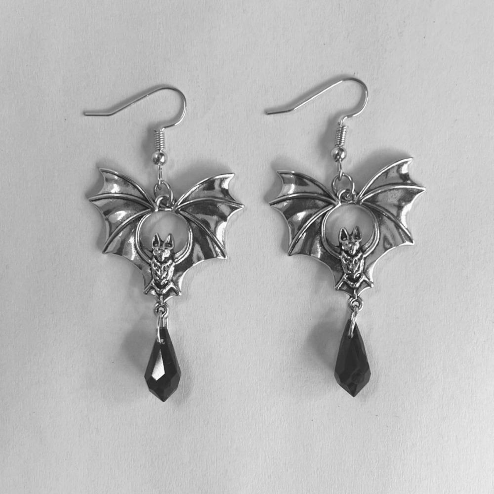 Gothic Punk Sliver Color Vampire Bat Red Water Drop Crystal Dangle Earrings for Women Hallowmas Party Jewelry Accessories Gifts