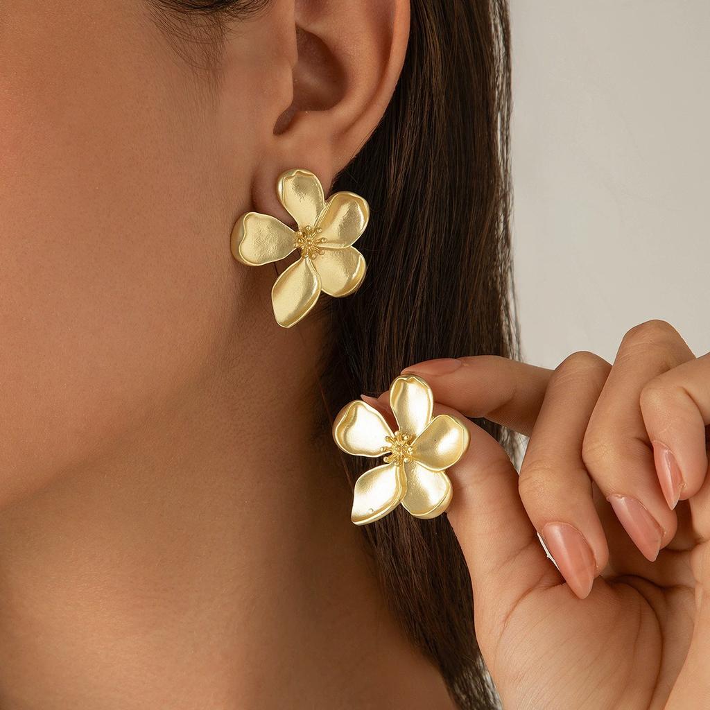2PCS Flower Stud Earrings for Women Girls Vintage Gold Color Metal Earrings Trendy Daily Wear Fashion Jewelry Gifts