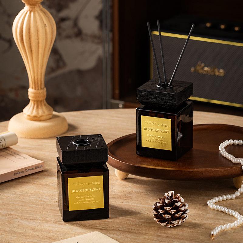 Flameless Rattan Aromatherapy Diffuser with Long-Lasting Scent - Essential Oil Gift Box for Home, Hotel, or Birthday.