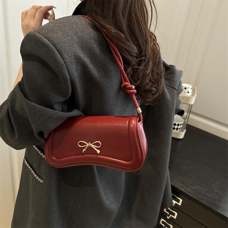 Korean Niche Underarm Bag Women's 2025 New Trendy Fashion Portable Small Square Bag Niche Design Foreign Style Messenger Bag
