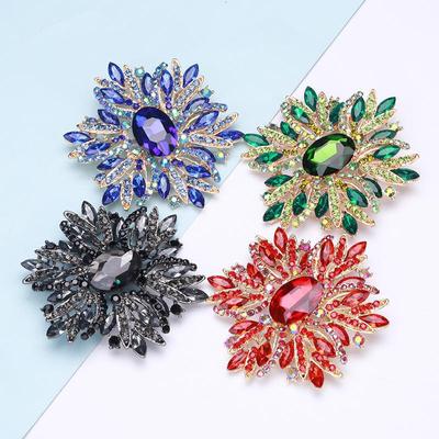 Mode Große Kristall Glas Brosche Schwere Industrie Übertrieben Eleganz Temperament Kleidung Pin Zubehör