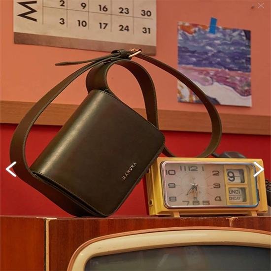 

Большая кожаная сумка с нагрудным платком цвета хаки