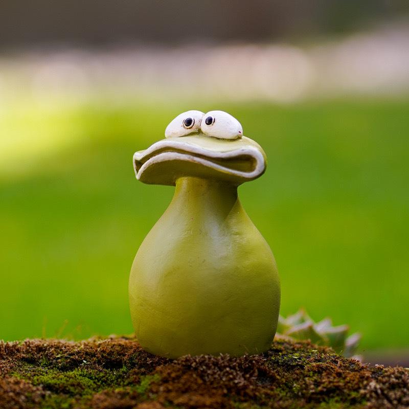 Cross-border Big Mouth Frog Parody Figurine - Cute Resin Home & Garden Decor