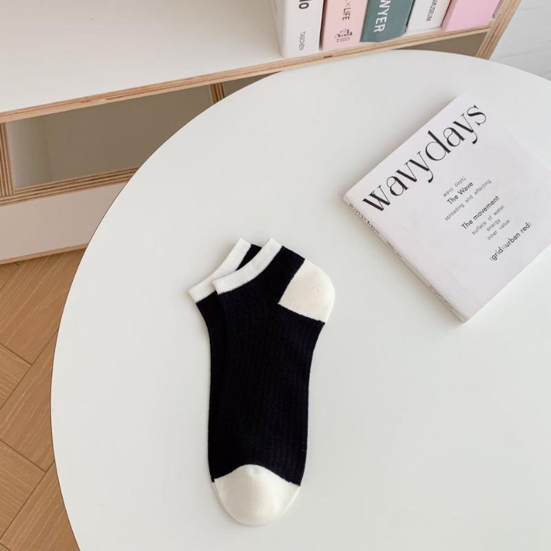 A Woman Wearing Summer Mesh Black and White Simple Embroidered Lettering Ultra-thin and Breathable Short Socks