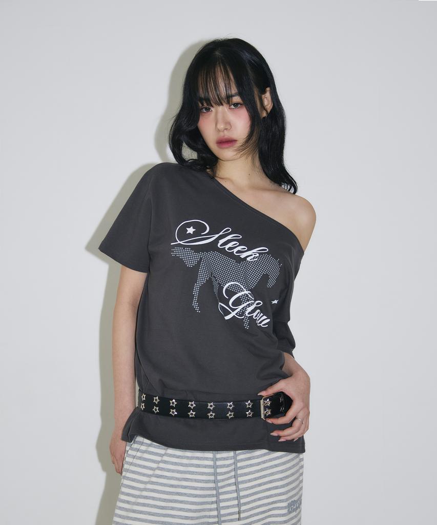 Seulliggeullou Horse One-Shoulder T-Shirt [Charcoal]