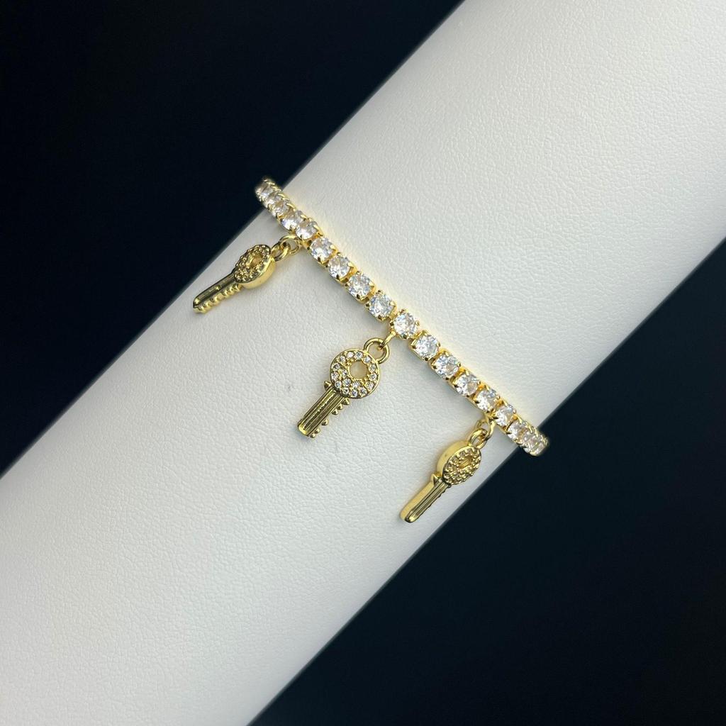 Full Diamond Cherry Zircon Bracelet Heart Crown Pendant - European & American Luxury Fashion