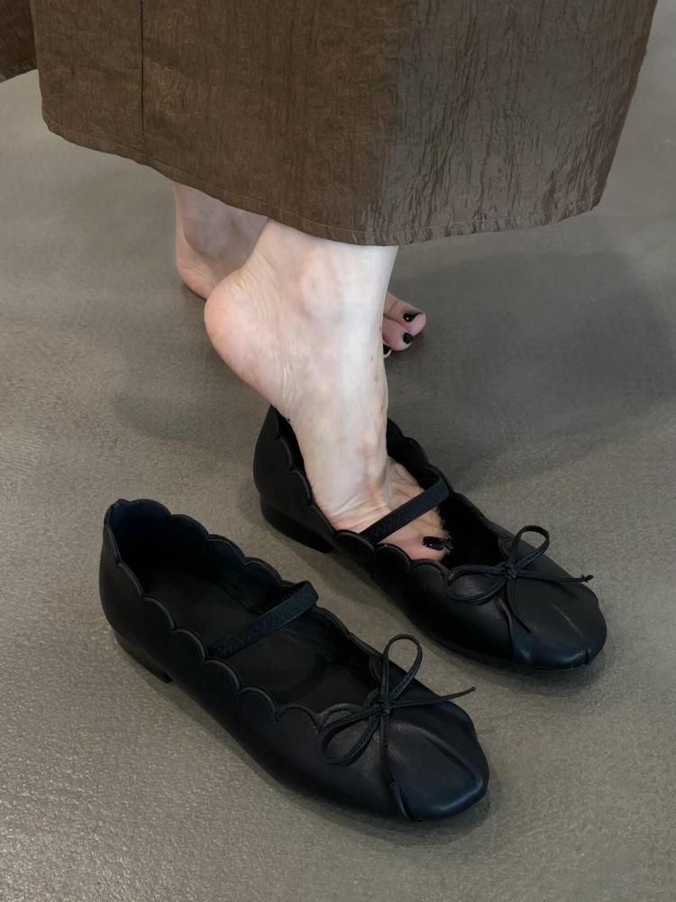 

Sheepskin version~ French leather retro Mary Jane shoes women s 2025 new one-word with bow flat bottom light mouth shoes 40