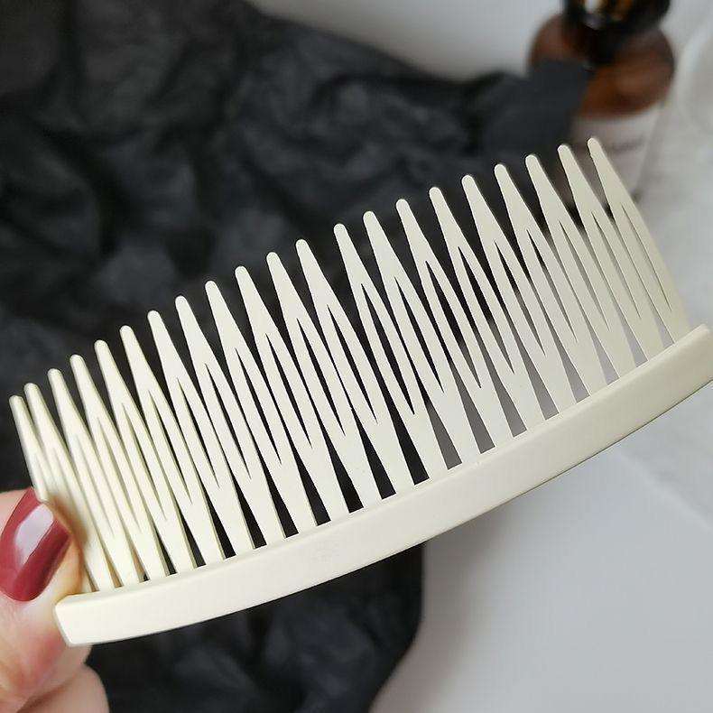 Women's Large Matte Hair Clip for Frizzy Hair - Comb & Hairpin Headwear