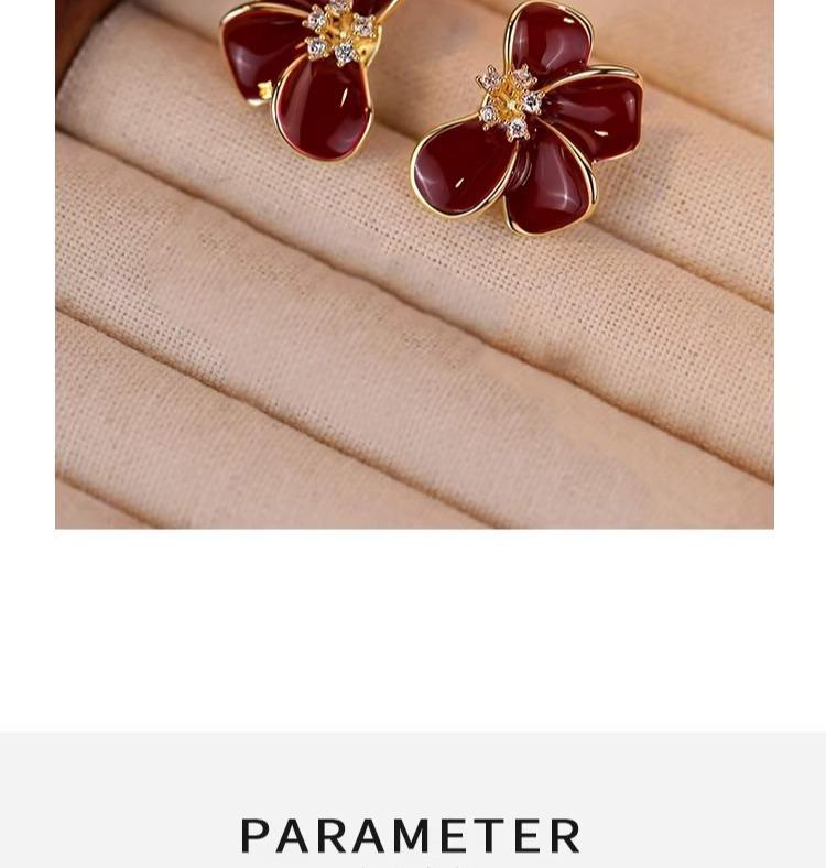 French retro red enamel lucky grass earrings with a feminine and high-end feel, age reducing earrings 925 silver needles