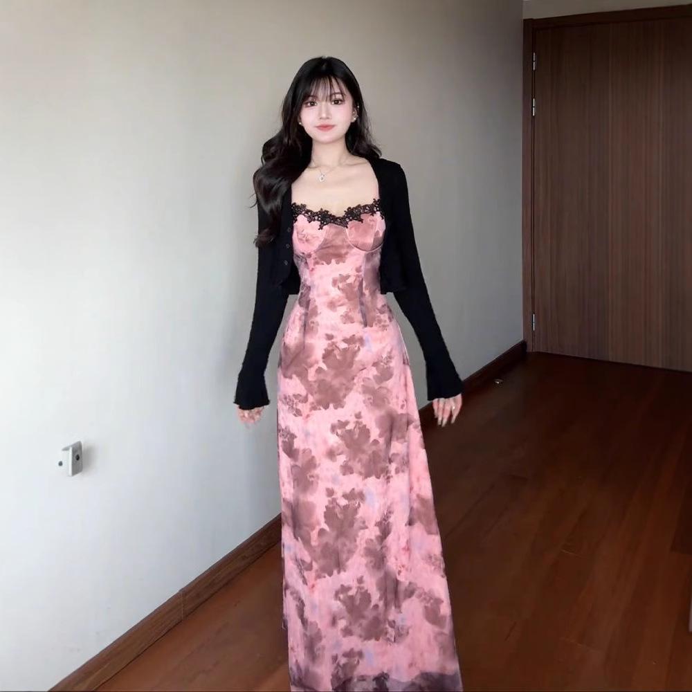 

Autumn 2025 French Lace Cardigan & Suspender Dress Set M