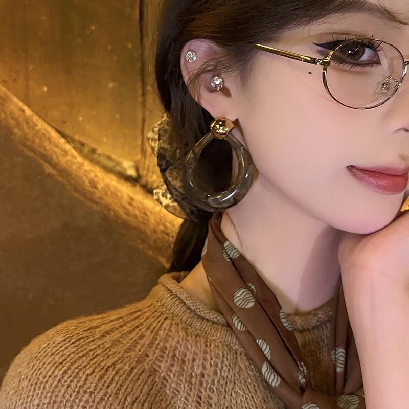 Silver Needle Resin Water Drop Hollow Retro Fashion Versatile Niche High-End Stud Earrings