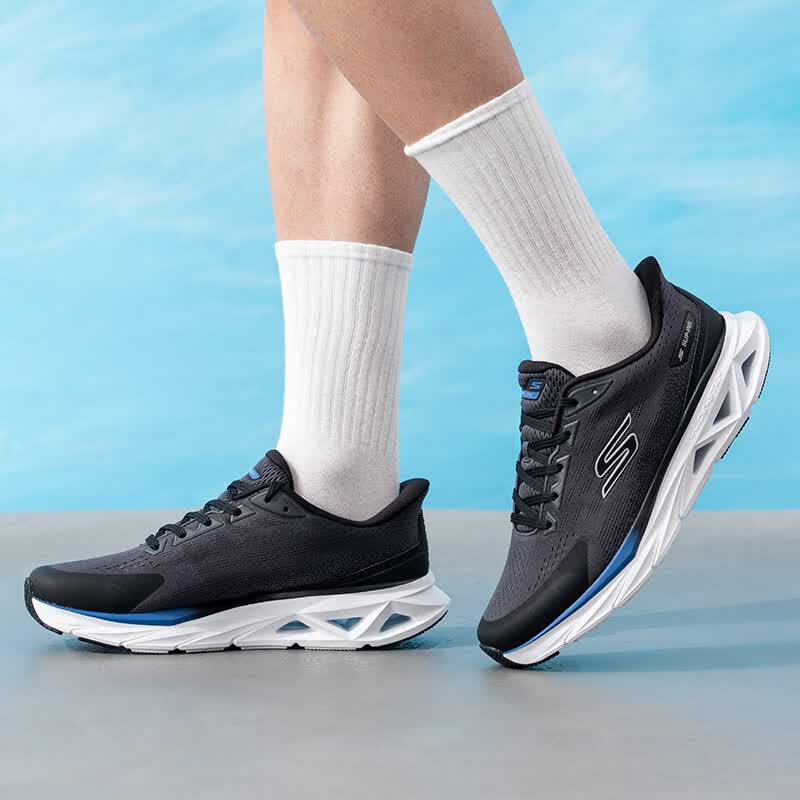 Skechers Men s GO 7/24 Running Shoes US 9