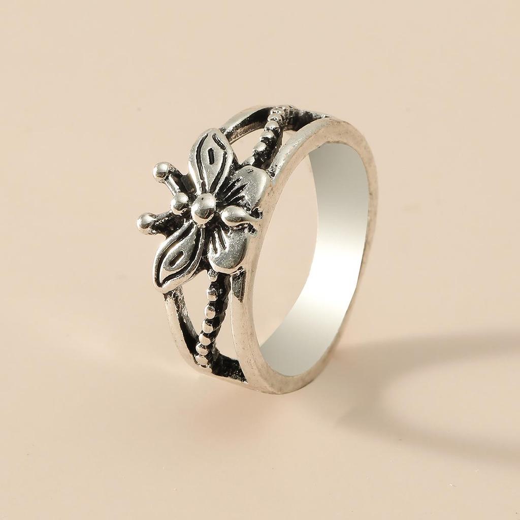 Retro Butterfly Ring: European & American Fashion Trend