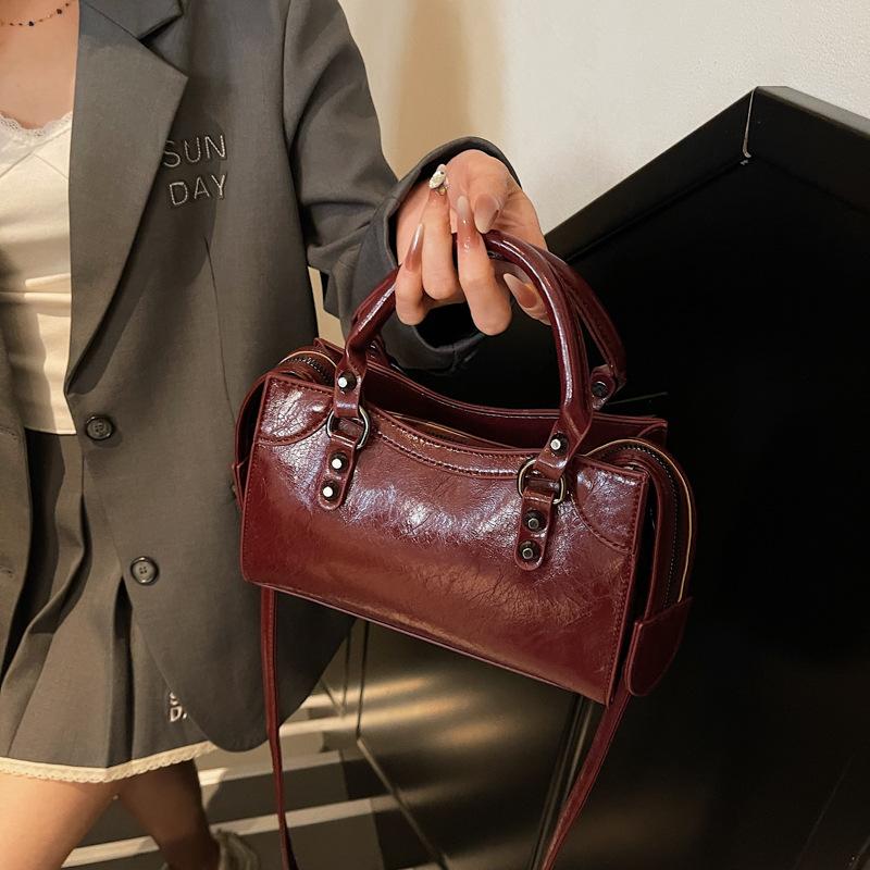 Bolsa pequena feminina nova verão portátil de ombro mensageiro leve luxo nicho high-end bolsa travesseiro