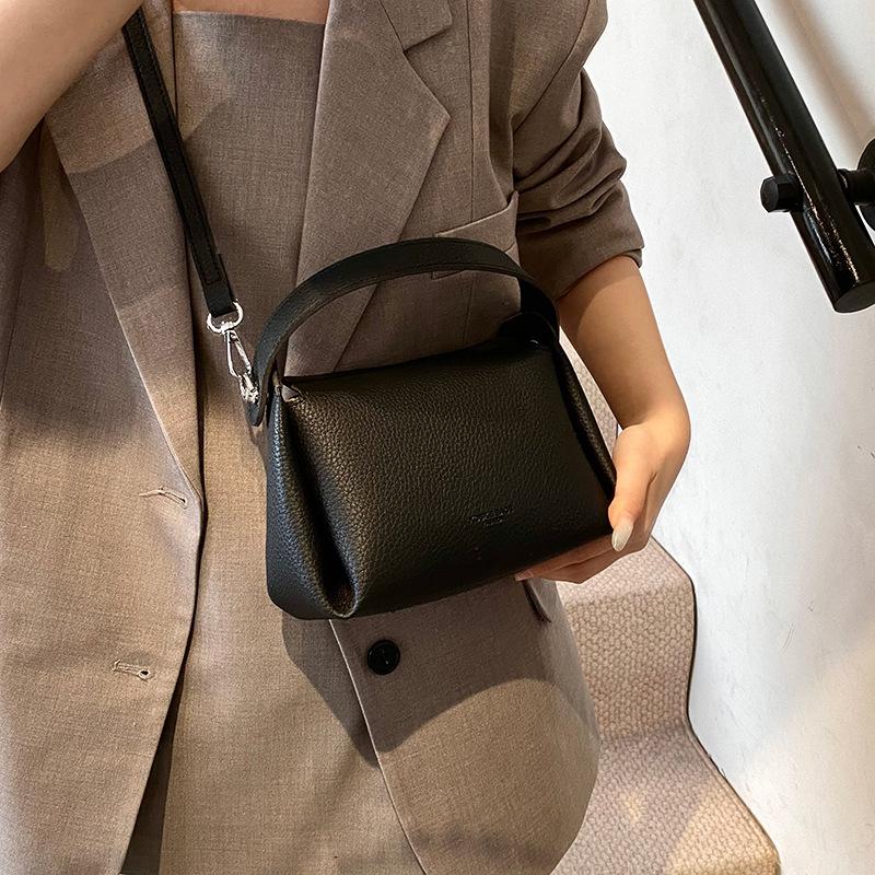 Handbag Women's New Fashion Shoulder Casual Soft Leather Messenger Bag