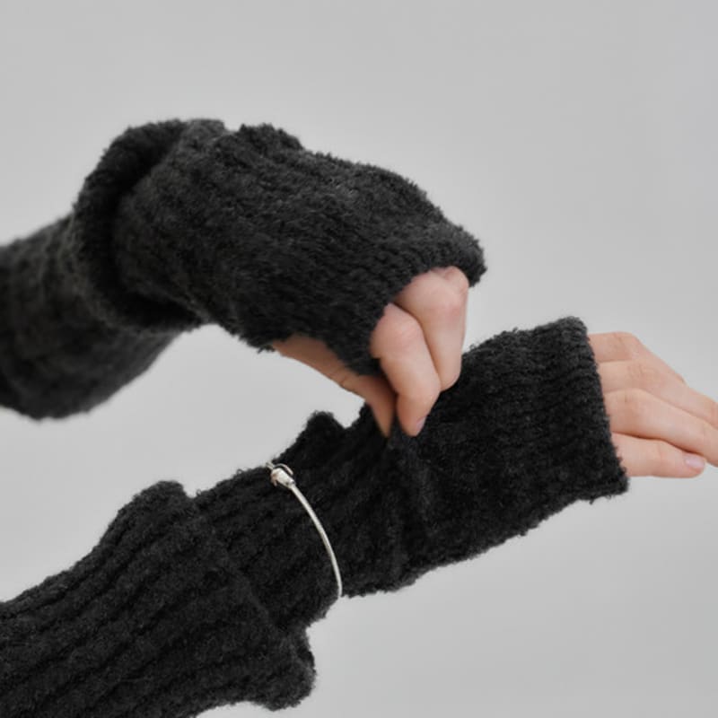 OOV EGG 03 B (Silver)