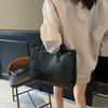 Spring New Trend Simple Portable Tote Bag Stylish Solid Color Large Capacity Casual Commuter Shoulder Bag