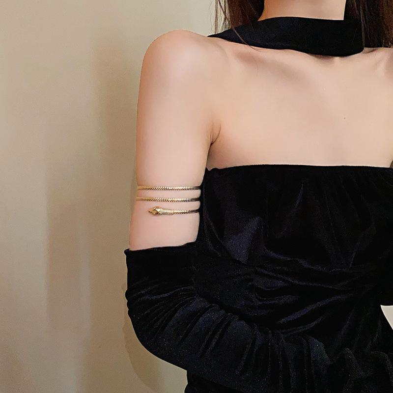 Euro-American Metal Open Armlet Bangle: Trendy Dual-Use Bracelet with Influencer Style
