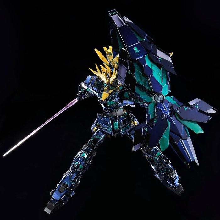 RG Unicorn Gundam 2 Banshee Norn (Final Battle Specification) [Special Coating] 1/144 Scale Model Kit, Navy Blue and Gold